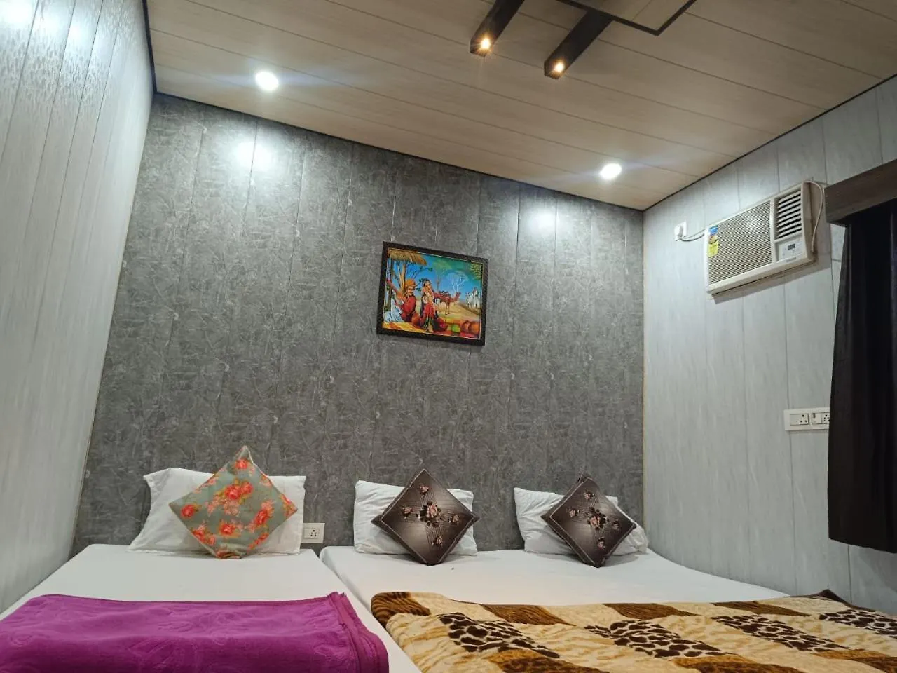 Glitz Hotels Shiv Kashi P Guest House - Nr Dashashwamedh Ghat Варанаси 0*,  Индия
