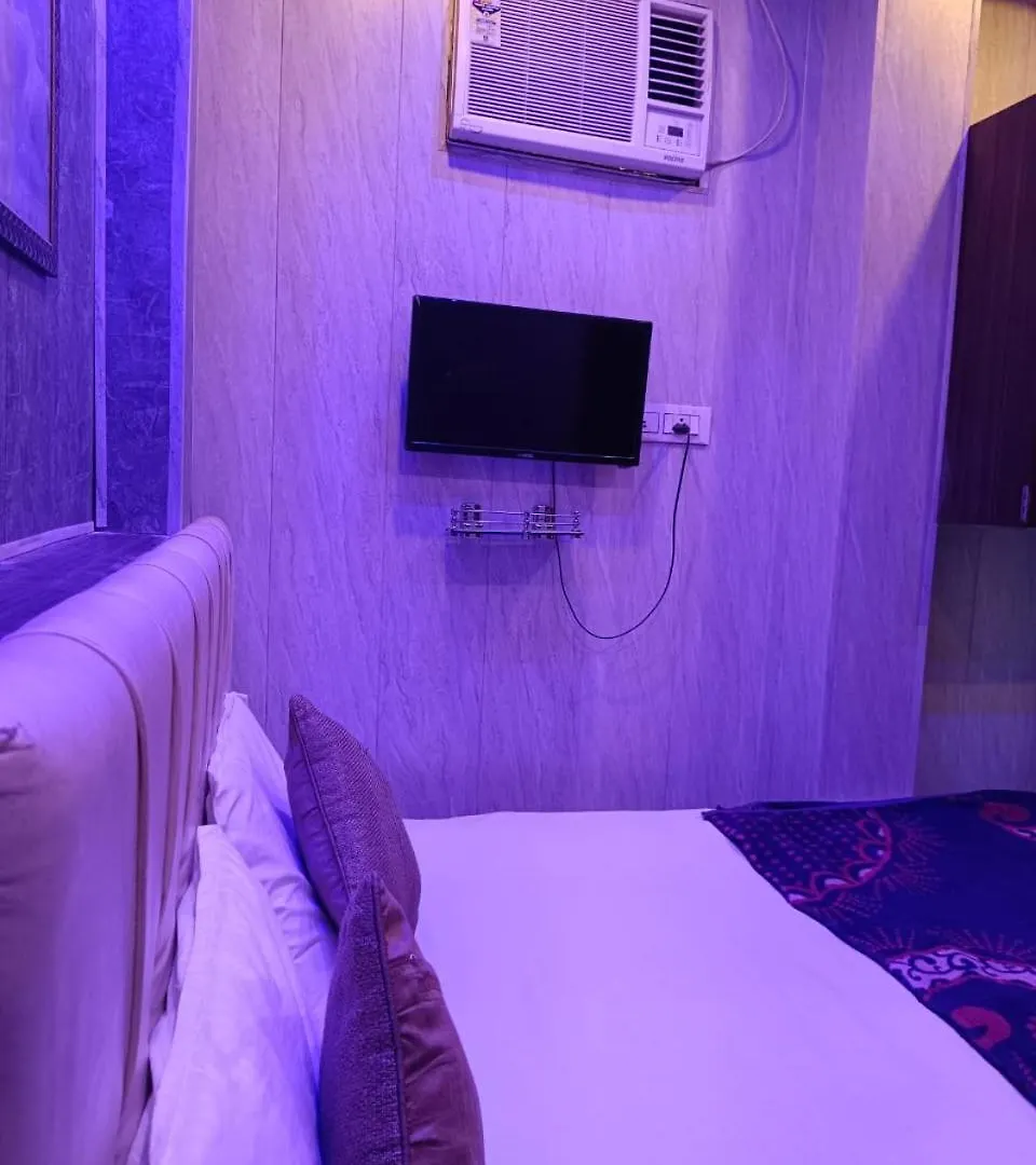 Glitz Hotels Shiv Kashi P Guest House - Nr Dashashwamedh Ghat Varanasi