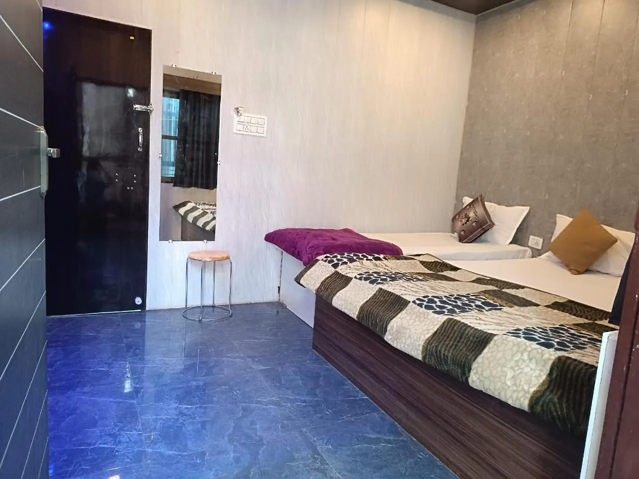 Glitz Hotels Shiv Kashi P Guest House - Nr Dashashwamedh Ghat Varanasi